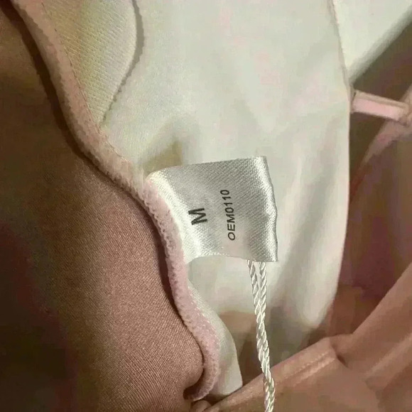 NWT Zaful Pink Plunging Ruffle Sleeve One Piece - Medium - Picture 4 of 6